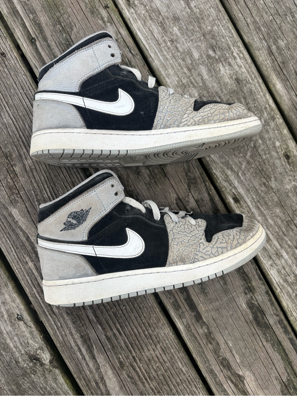 Nike Air Jordan 1 Mid SE Elephant Toe Print Sneakers